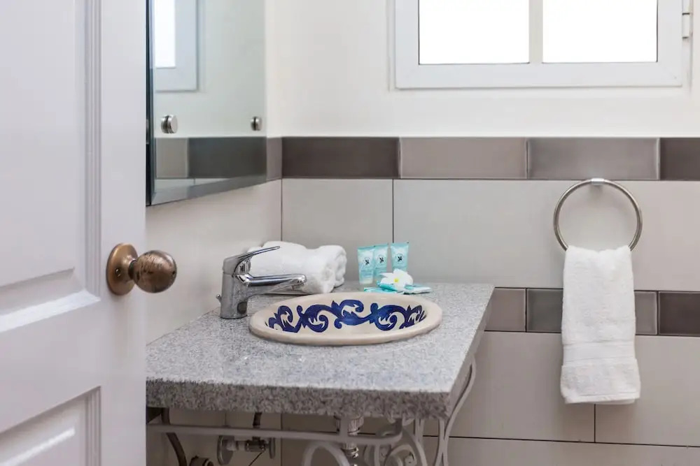 B102 - A Hidden Gem on Los Corales Beach - 2br