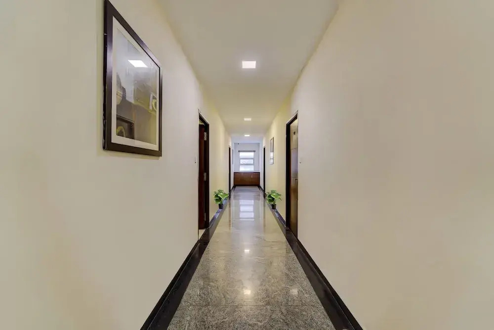 RG SUITES - Royapettah, Near Apollo Hospital & Marina Beach