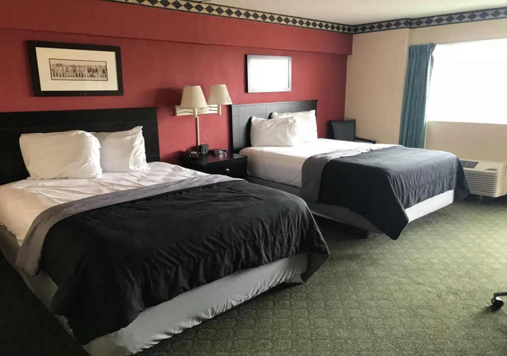 Red Carpet Inn & Suites