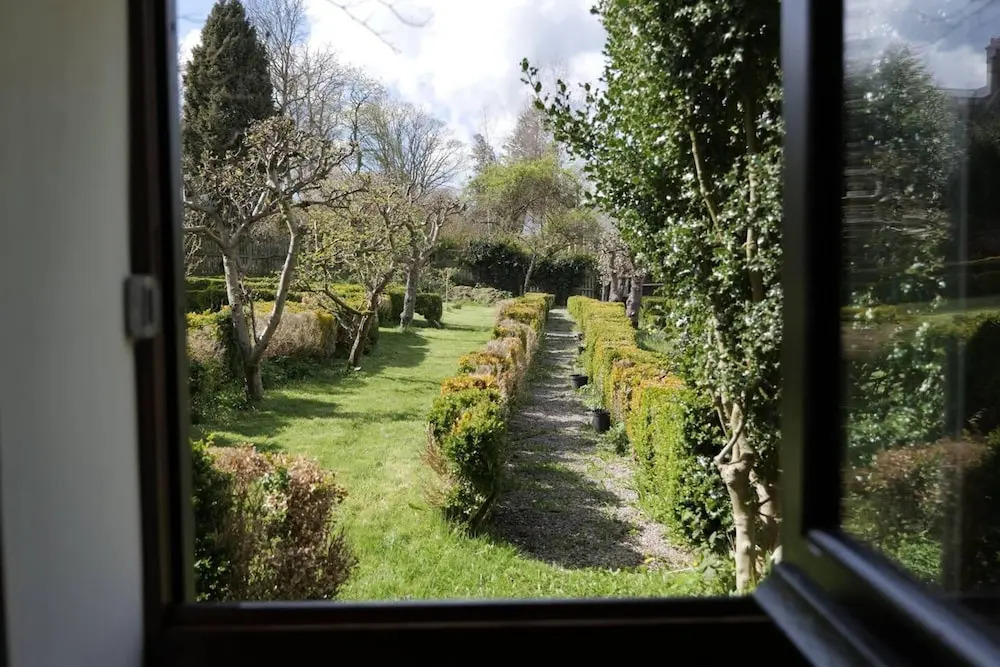 Cottage - Sleeps 2 - Garden - Parking