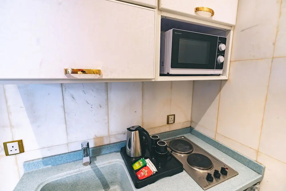 Platinum Al Khamseen Serviced Apartments