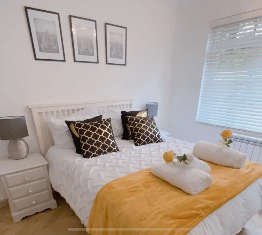 Beautiful 3 Bedroom Apartment in Bournemouth