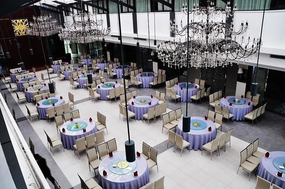 Xiuquanyingyue Hot Spring Garden Hotel