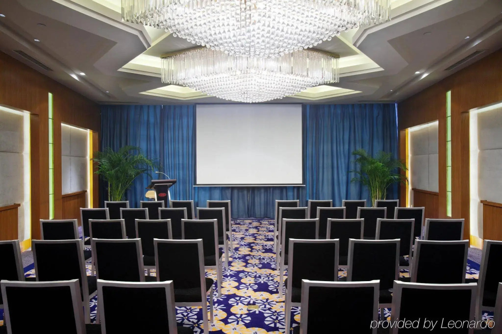 Отель Palace Hotels (Chongqing Nanbin Road Holy Land Hot Spring Branch)