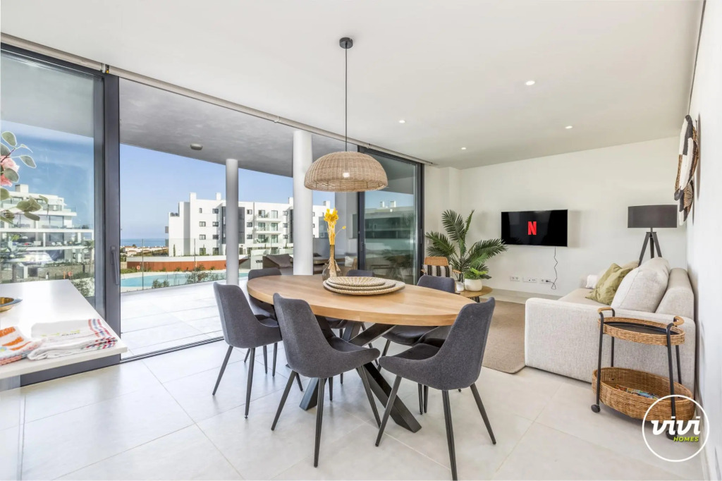 Deco in Fuengirola with 2 bedrooms and 2 bathrooms