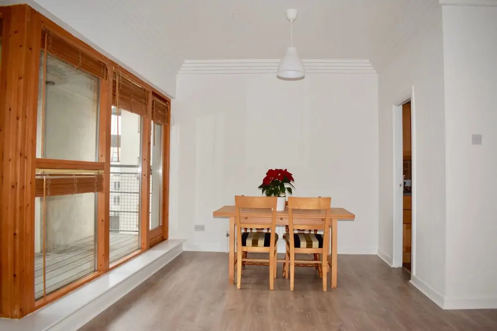 Modern 2 Bedroom Ifsc in Spencer Dock