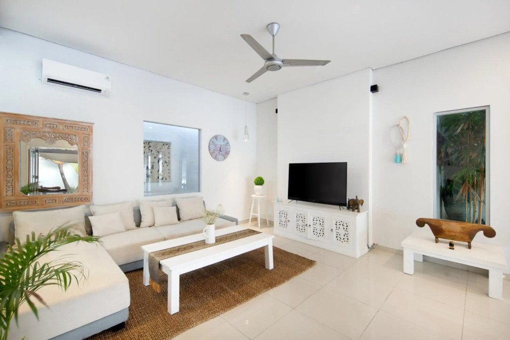 Villa Shree Canggu by Azure, 2 mins walk to Beach near Finns