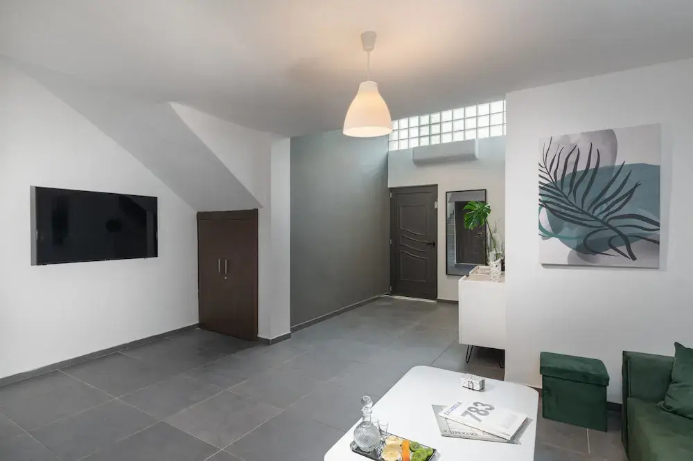 Zen Central Luxury Apartment