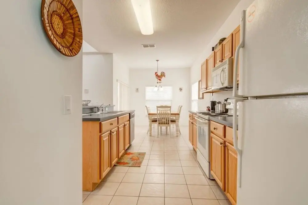 South Facing Pool No Rear Neighbors Game Room! 5 Bedroom Home