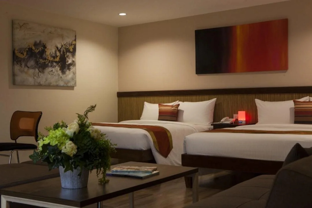 NS Royal Hotel