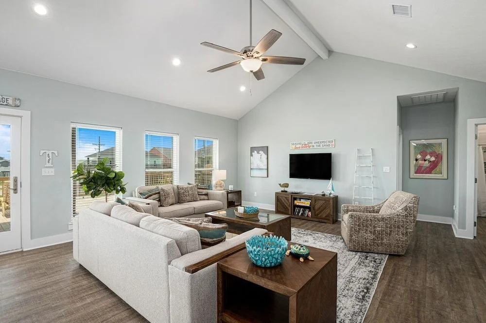 Twin Tides 4 Bedroom Home by Redawning