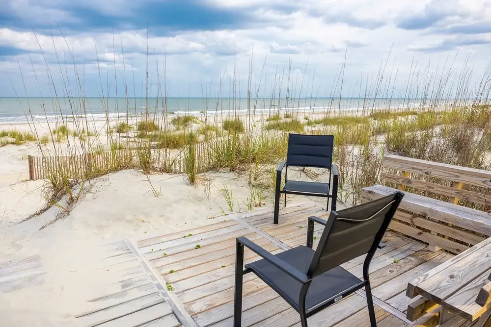 Luxury, Stunning 6 Bedroom Home with Saltwater Pool on the Beach