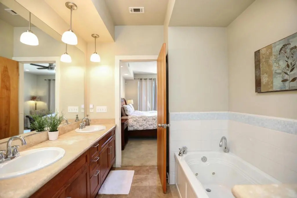 219 San Miguel
