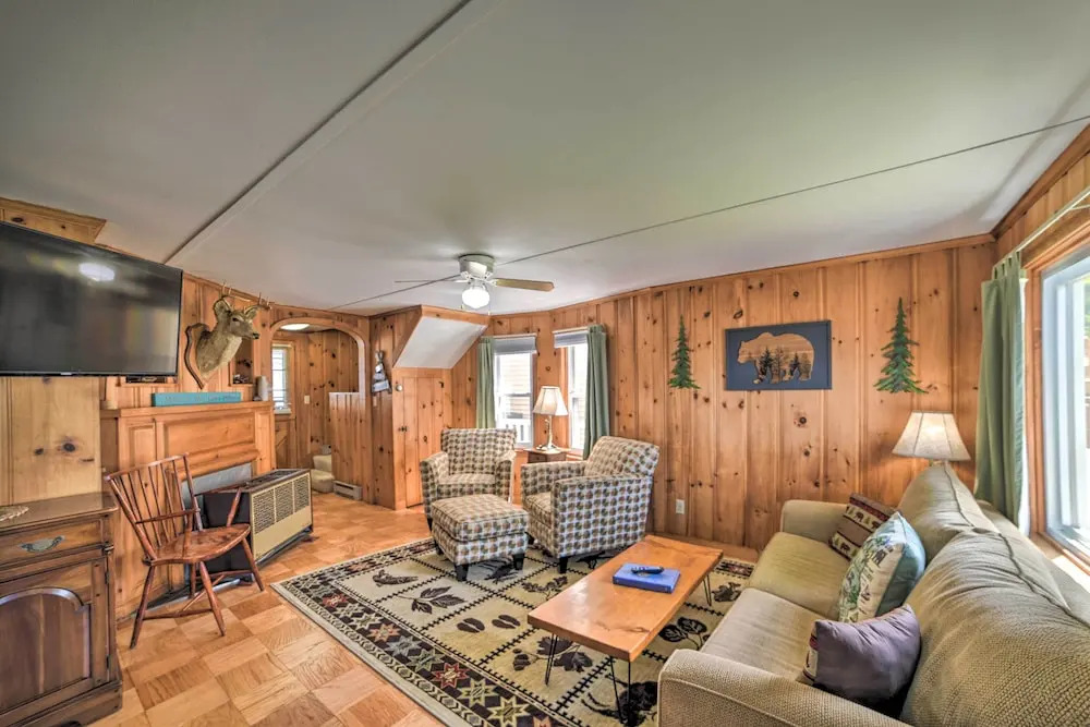 Sebago Lake Cottage w/ Patio + Beach Access!