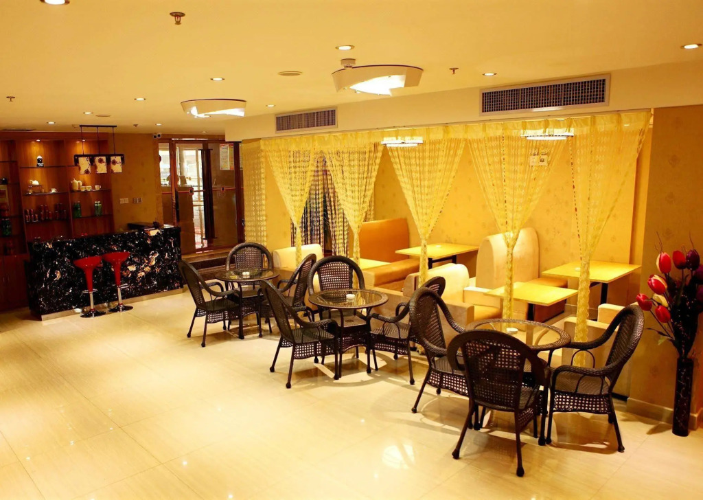 Super 8 Hotel