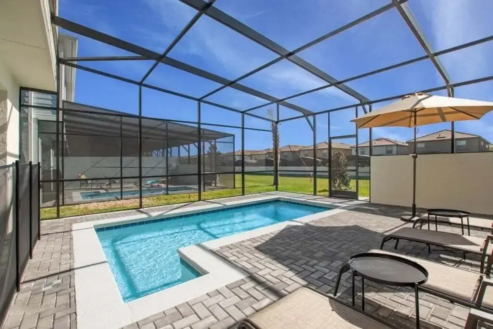 Beautiful 5 Bed Pool Home At Resort- No Resort Fee 5 Bedroom Townhouse