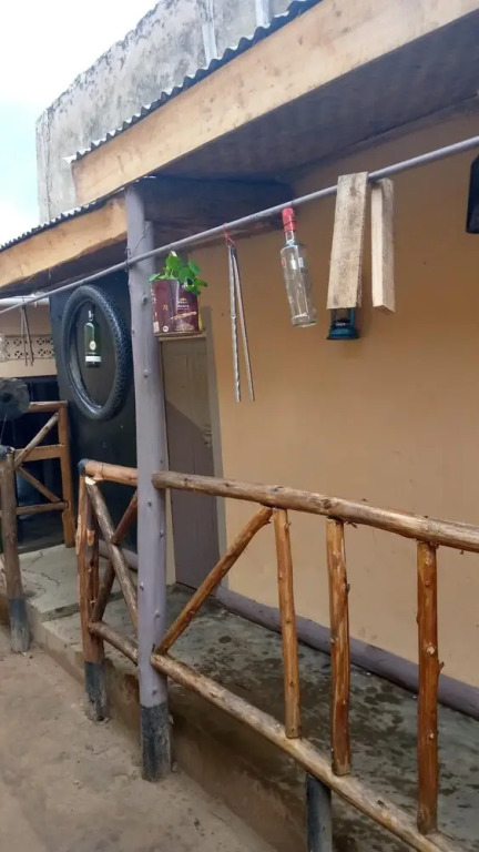 Nkuringo Home Stay - Hostel