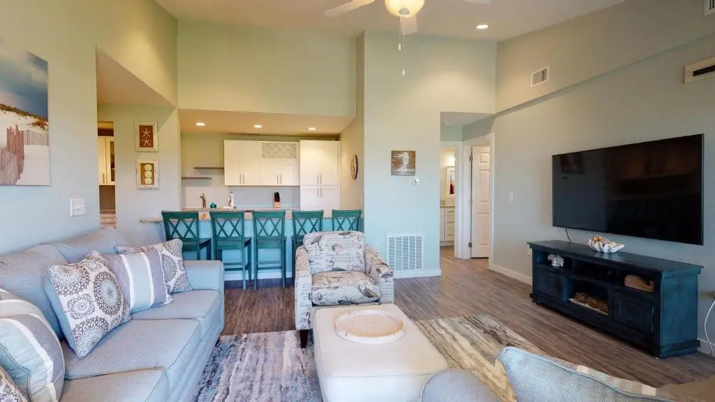 AH-F222 New 2nd Floor Condo, Close to PoolHot Tub, Near Marina & Ferry