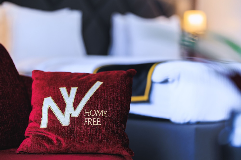 Homefree Hotel by signature