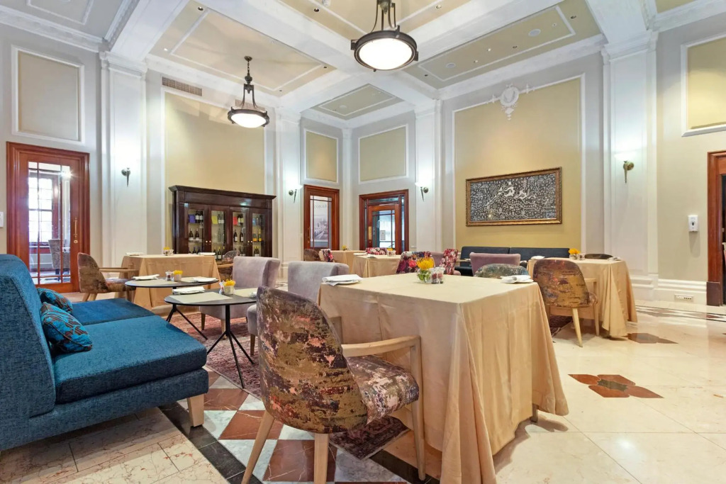 Taj Hotel Cape Town - luxury 5 star suites - very spacious with kitchenette, Lions Head views