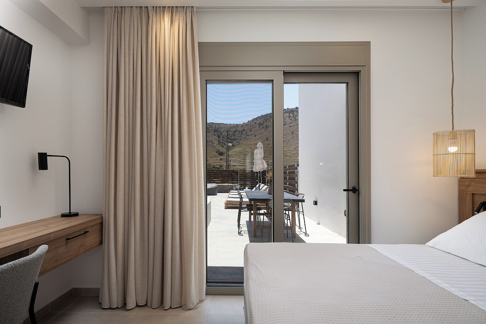 Imbros Villas - "Free" Heated Pools in mountains