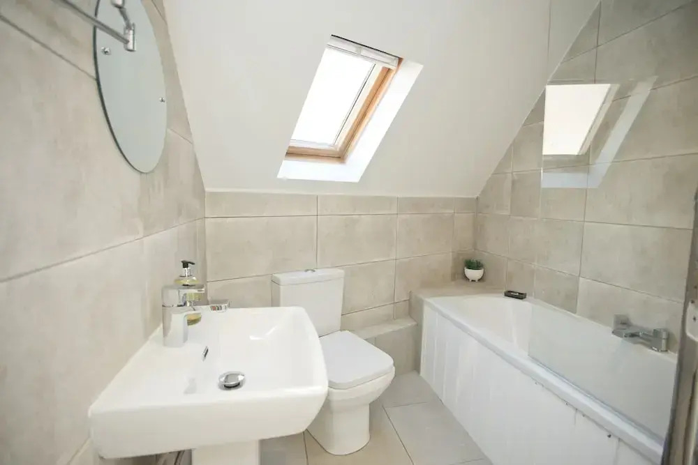 2br-central-15minwalktobeach-freeparking-wifi