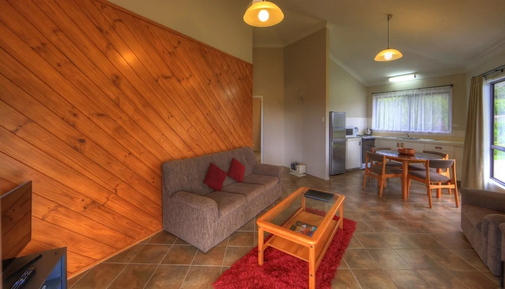 Whispering Pines Cottages