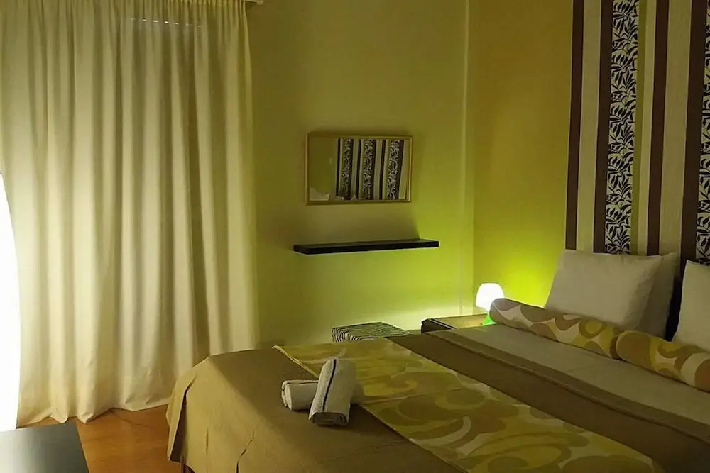 Funky Apt in Central Athens • 5' from Metro!