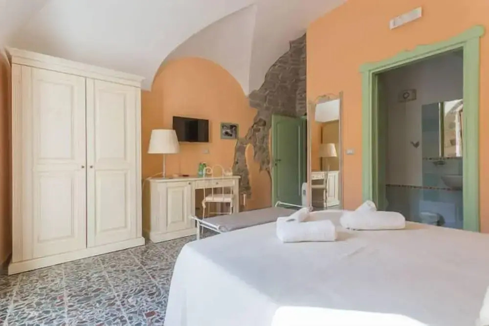 Madalen Guest House