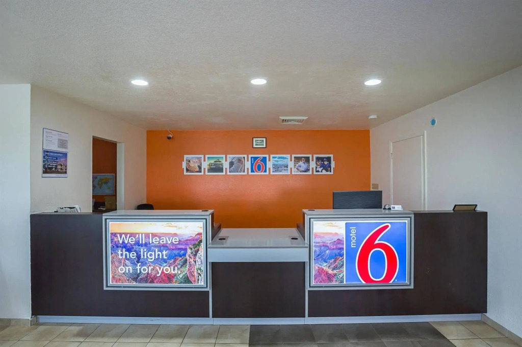 Motel 6-Madisonville, TX