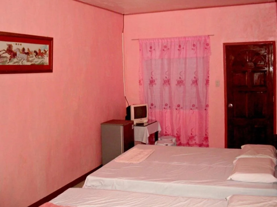 Alona Chrisah Apartelle