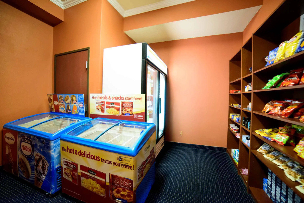 Best Western Plus Lake Dallas Inn & Suites