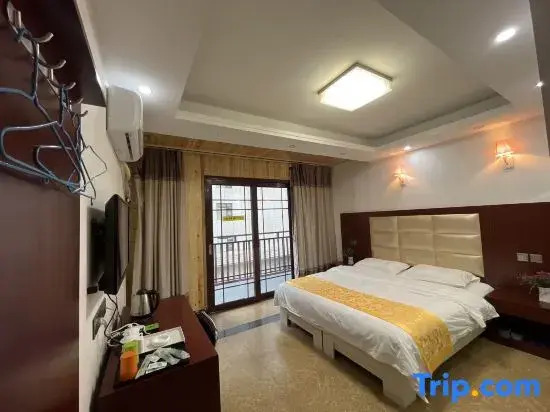 Lake View Hotel