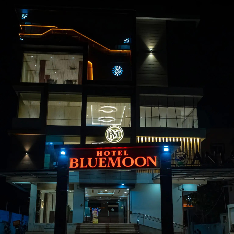 HOTEL BLUEMOON
