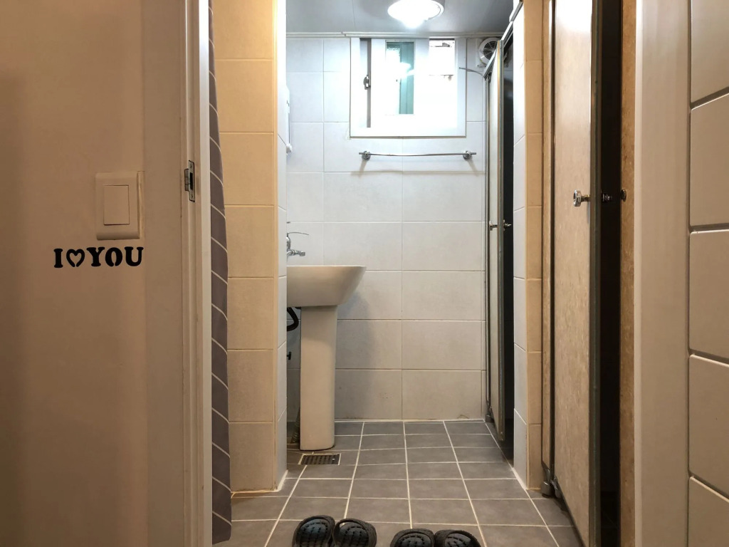 Jun Guesthouse