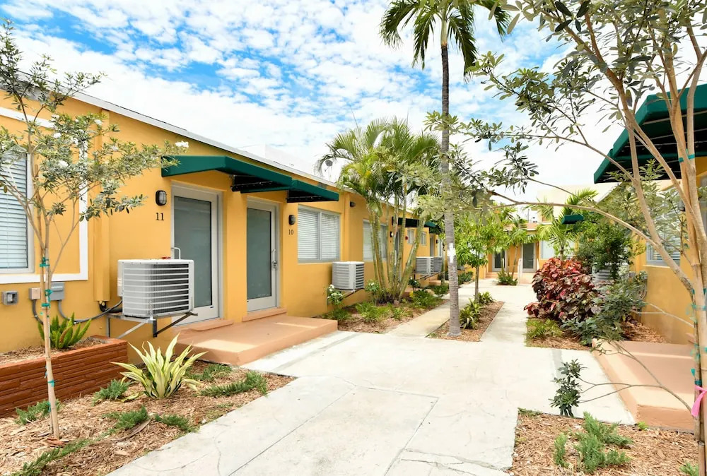 Sirena Suites Miami Beach By Red Group Rentals