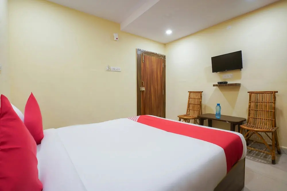 Hotel O R Square Stay Near LB Nagar Metro