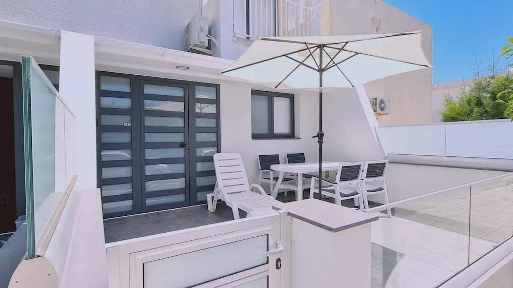 14 AN - 113 Nissi Twins Apartment