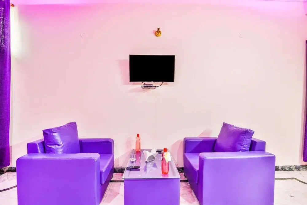 Prakash Apartment By FabHotels