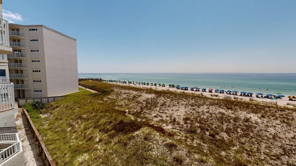 Inlet Reef 205 2 Bedroom Apts by RedAwning
