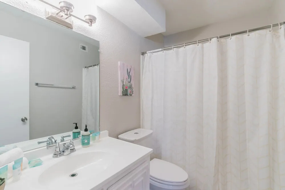 The Economy Suites of East Austin