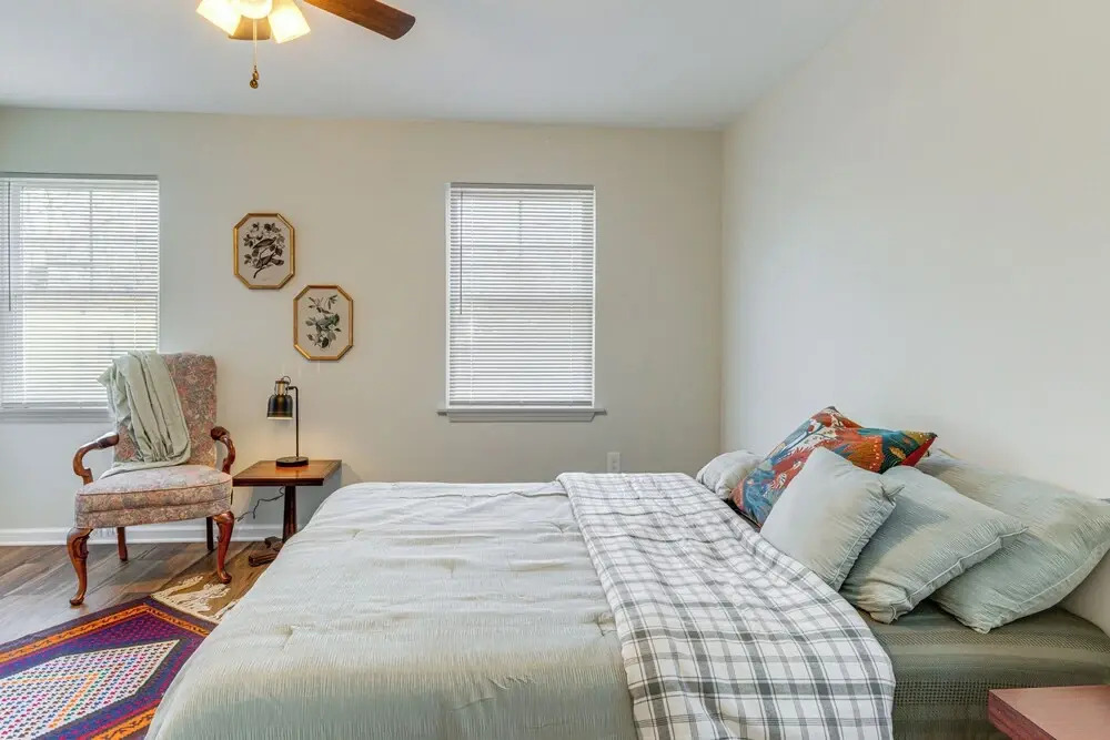 Louisville Charm Near the Derby: Apt w/ Yard!