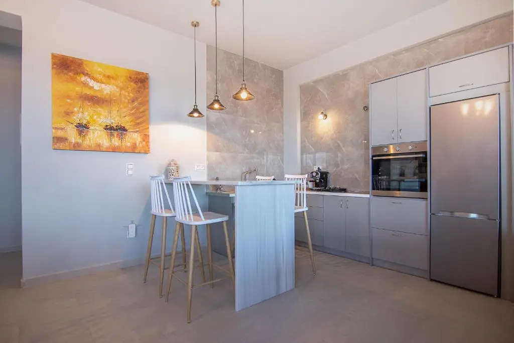 Georgiannas suite with private pool , greysuite