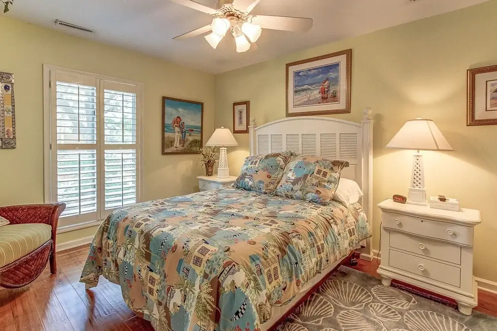 17 Mizzenmast Court