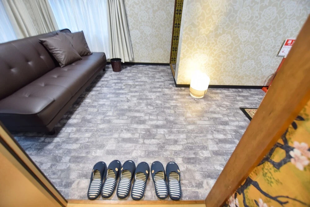 Morinomiya House
