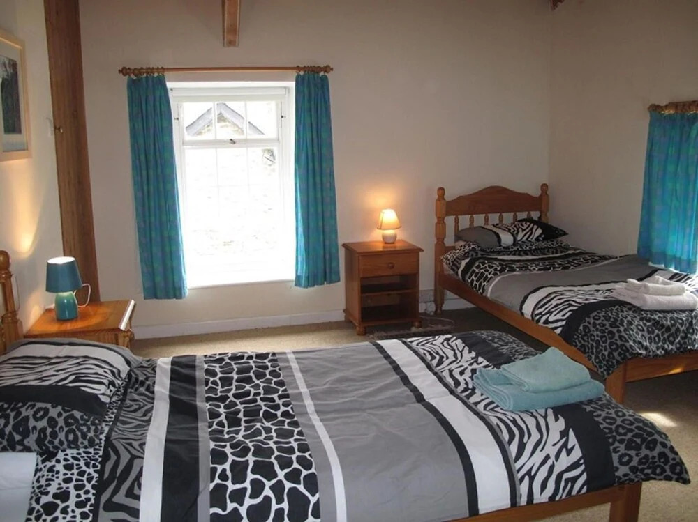 Lovely 7-bed Apartment in Llandysul