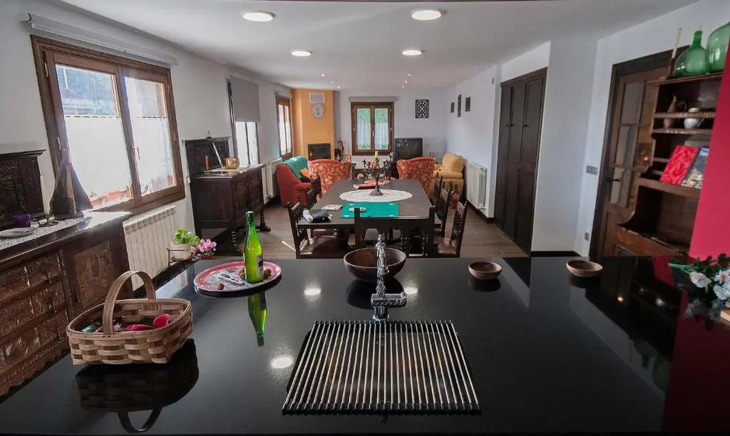 House With 5 Bedrooms in Baráibar, With Wonderful Mountain View, Furni