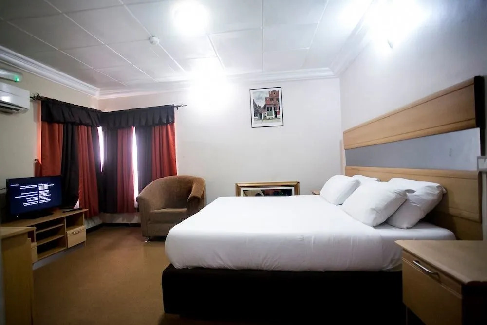 Villa Park Hotels