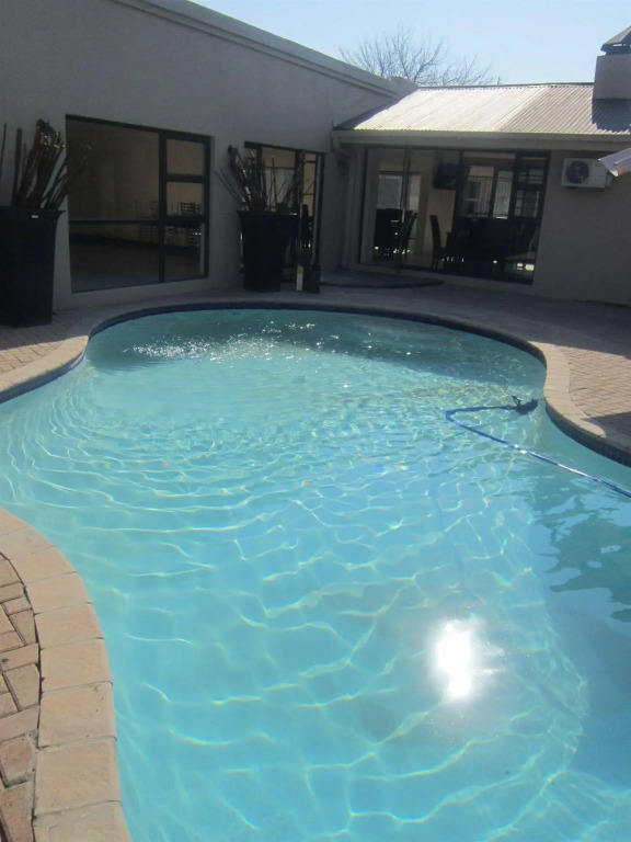 African Footprints Lodge
