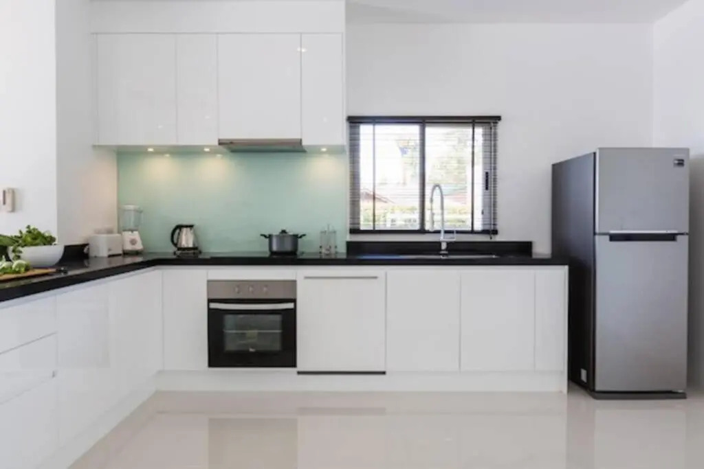 **75% DISCOUNT** 3 Bed/4 Bath SEA VIEWS BIG GARDEN